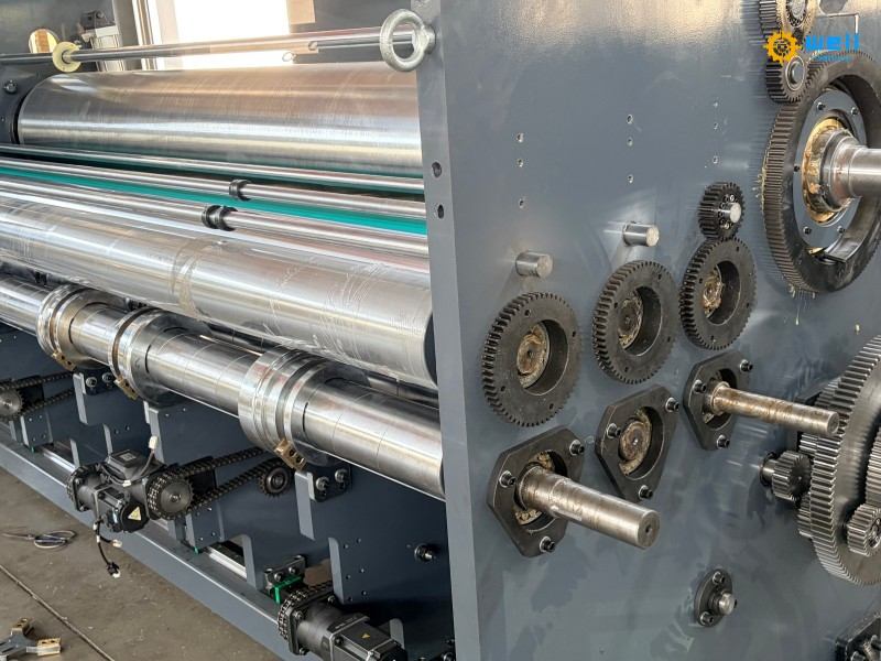 https://www.wd-cartonmachine.com/automatic-flexo-printing-die-cutting-slotting-machine-product/