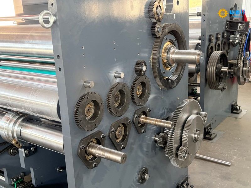 https://www.wdcartonmachine.com/3-color-flexo-printer-slotter-die-cutter-machine-product/