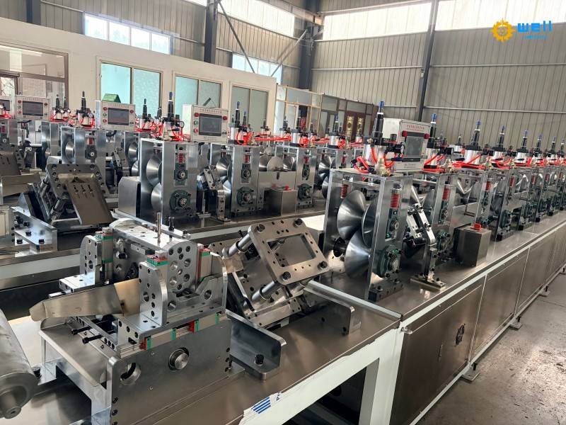 https://www.wd-cartonmachine.com/paper-angle-edge-corner-cardboard-protector-making-machine-product/