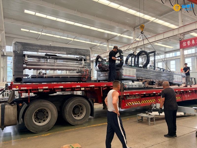 https://www.wd-cartonmachine.com/automatic-carton-box-folder-gluer-stitching-machinery-supplier-product/