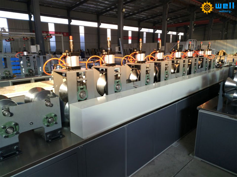 https://www.wellcartonmachine.com/protector/paper-edge-protector-machinery.html